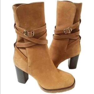 Tory Burch vicuma boots size 8 camel leather